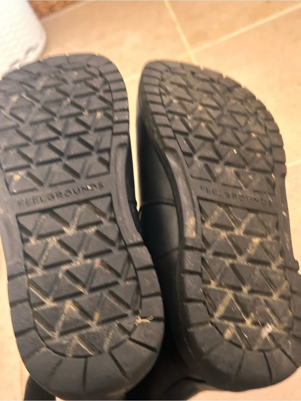 Feelgrounds Chelsea Ankle Boots in Black